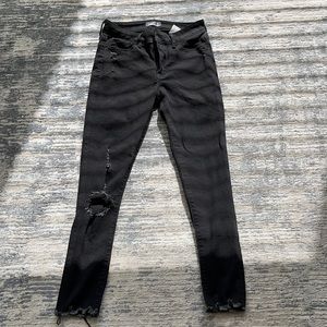 NWOT Abercrombie & Fitch Low Rise Ankle Black Jean